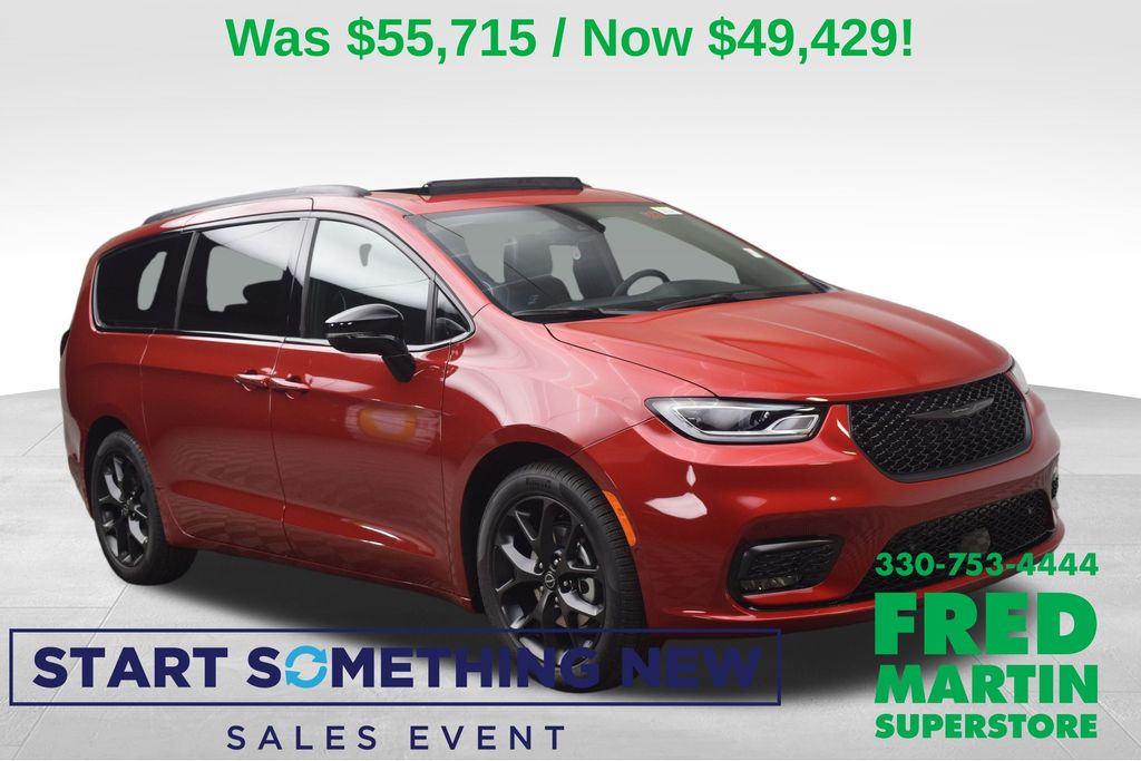 2026 Chrysler Pacifica Limited's photo