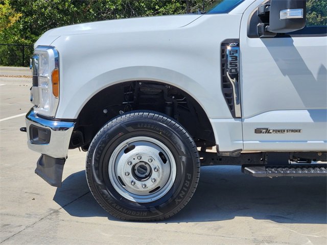 2023 Ford F-350 XLT photo 9