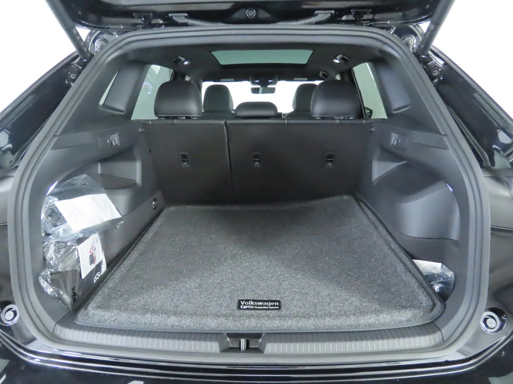 2025 Volkswagen Tiguan SE R-Line Black photo 26