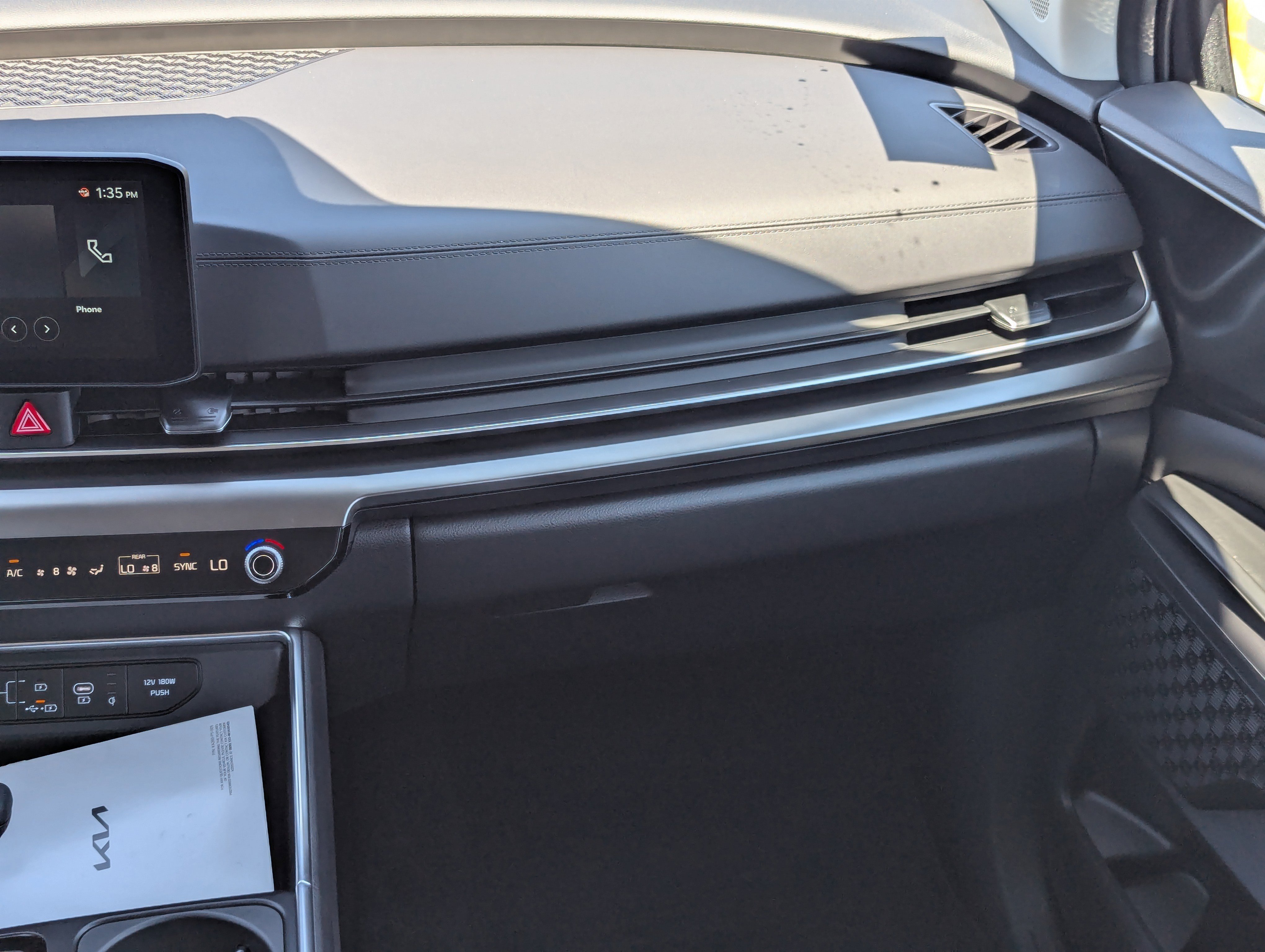 2026 Kia Carnival SX photo 3