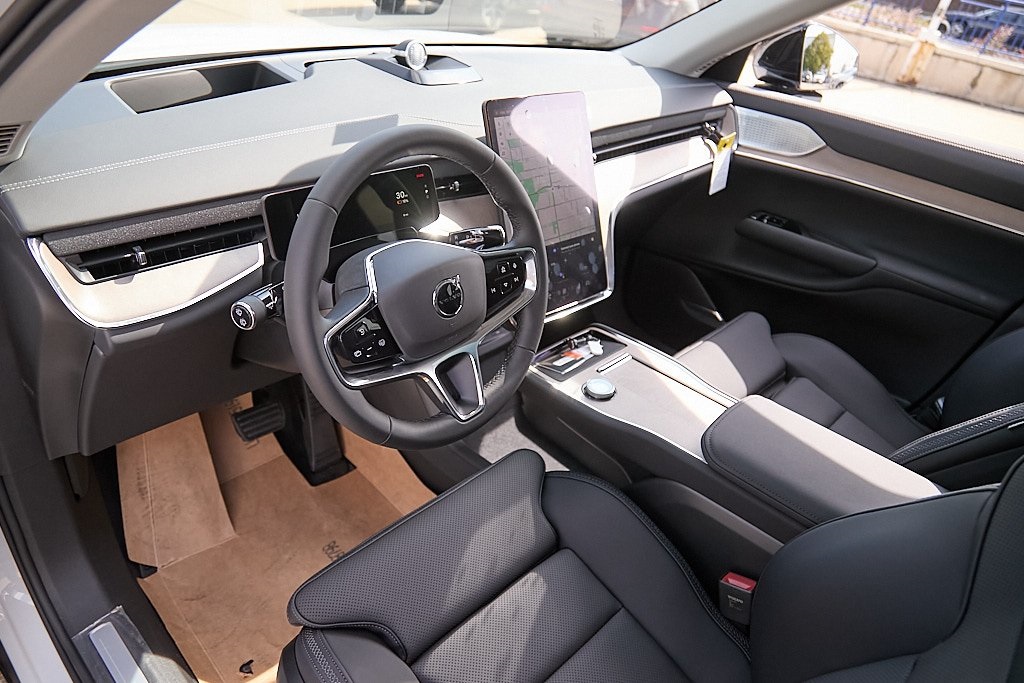 2025 VOLVO EX90 - Image 11