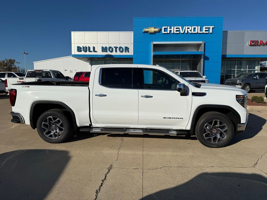 2026 GMC Sierra 1500 SLT's photo