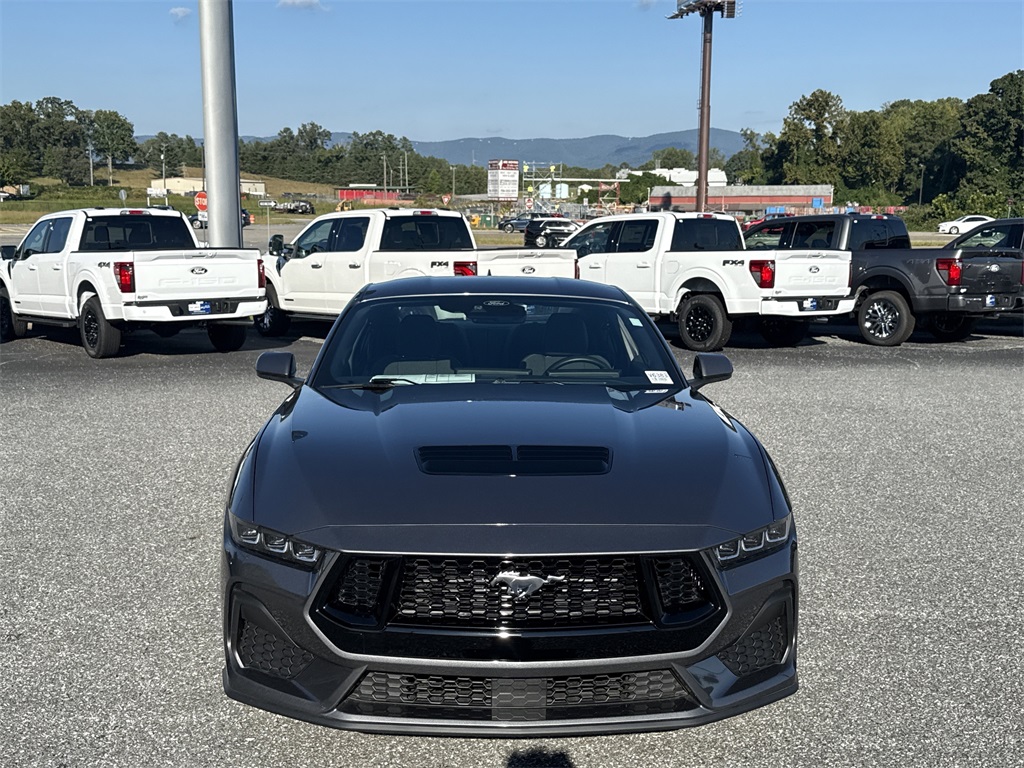 2024 Ford Mustang GT photo 3