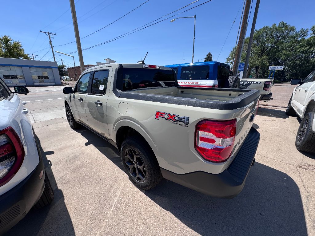 2025 Ford Maverick XLT photo 2