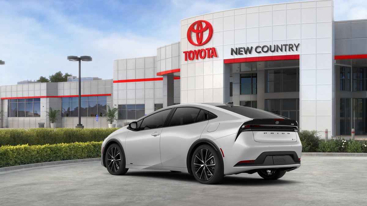 2026 Toyota Prius XLE photo 6