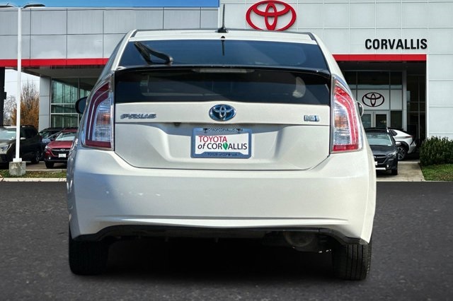 2015 Toyota Prius Three photo 5