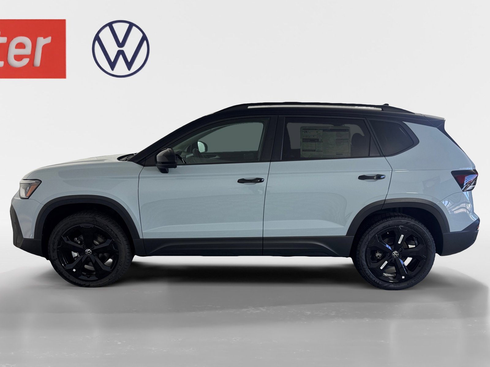 2025 Volkswagen Taos SE photo 2