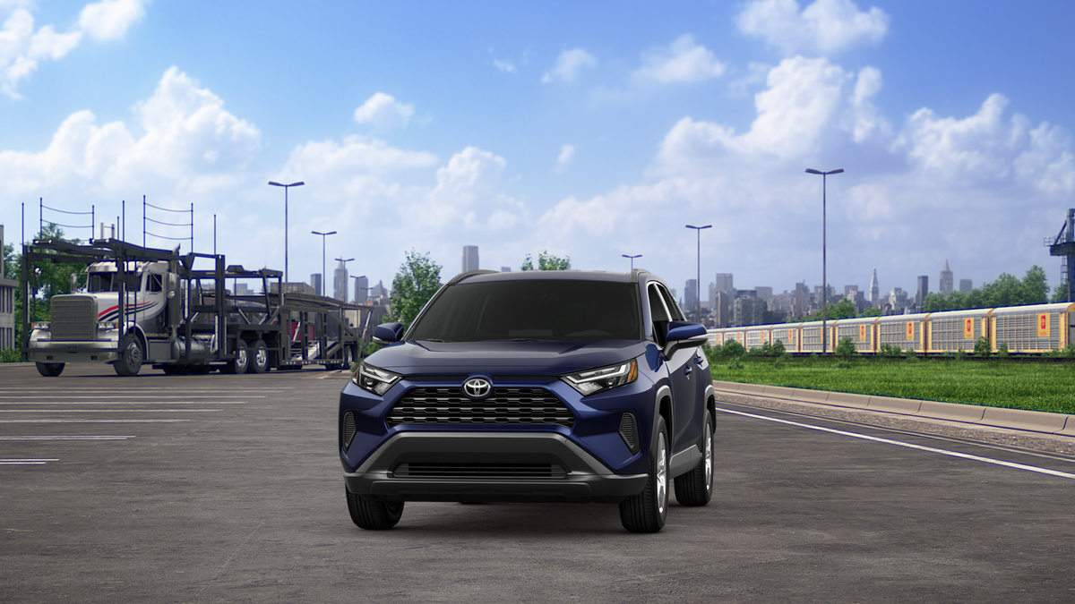 2025 Toyota RAV4 XLE photo 18