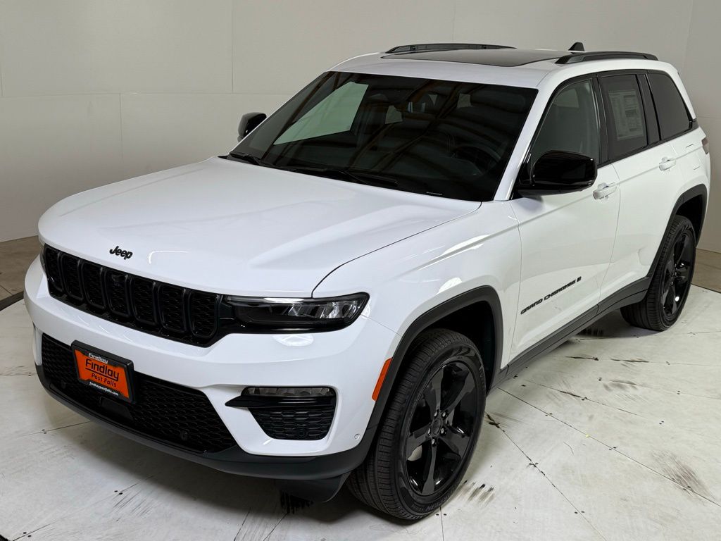 2025 Jeep Grand Cherokee Limited photo 3