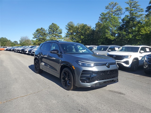 2025 Volkswagen Tiguan SE R-Line Black photo 3