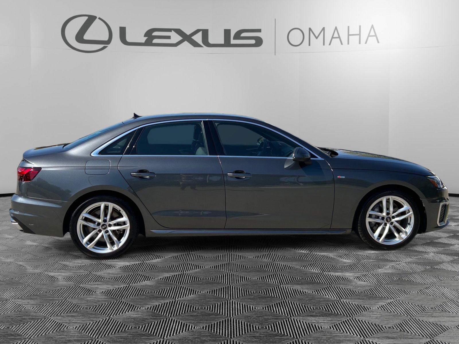 2023 Audi A4 S line Premium Plus 45 TFSI Quattro photo 6