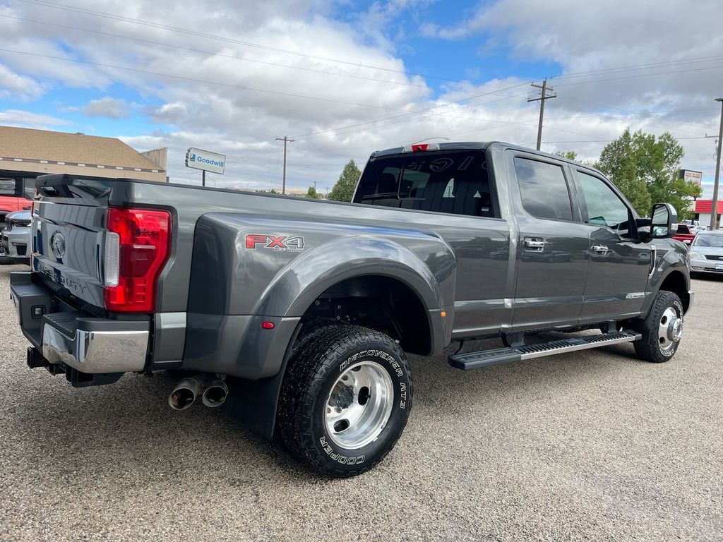2019 Ford F-350 Lariat photo 6