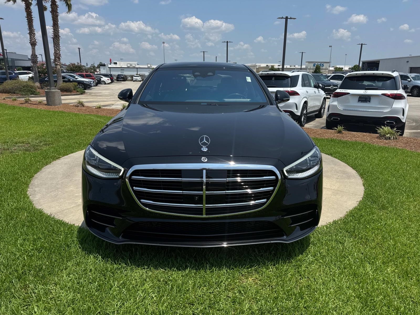 2025 Mercedes Benz S 580 4MATIC photo 2