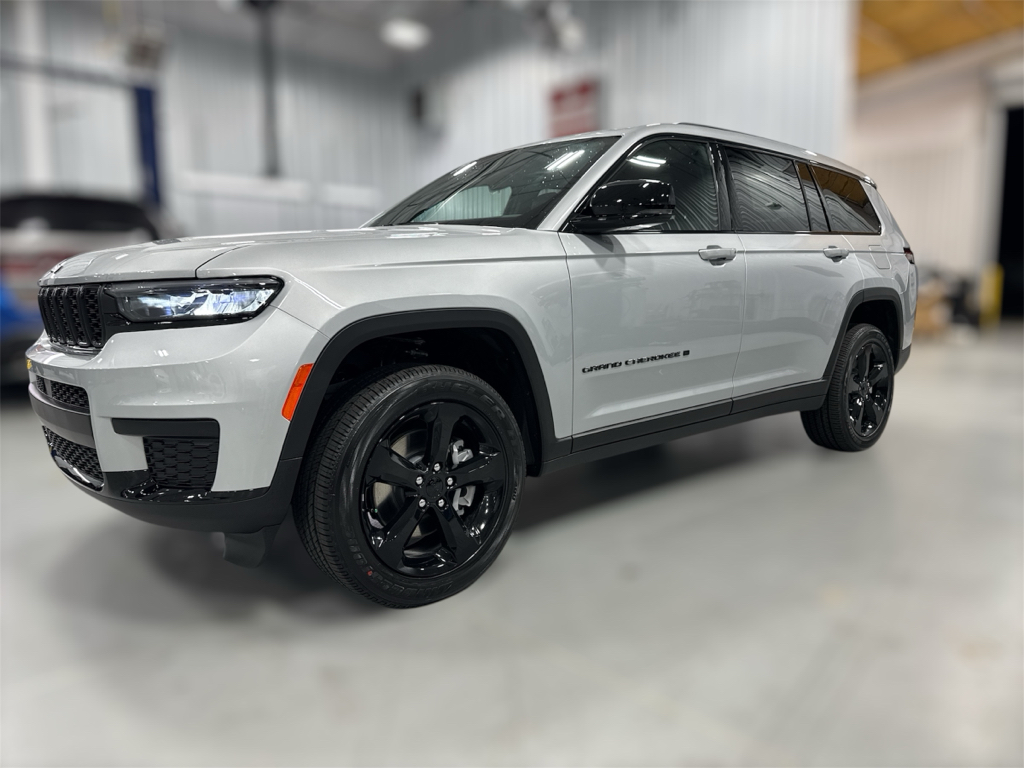 2025 Jeep Grand Cherokee L Altitude's photo