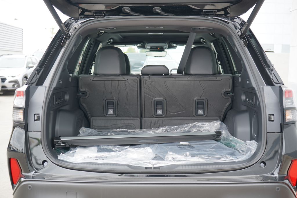 2025 Subaru Forester Touring photo 18