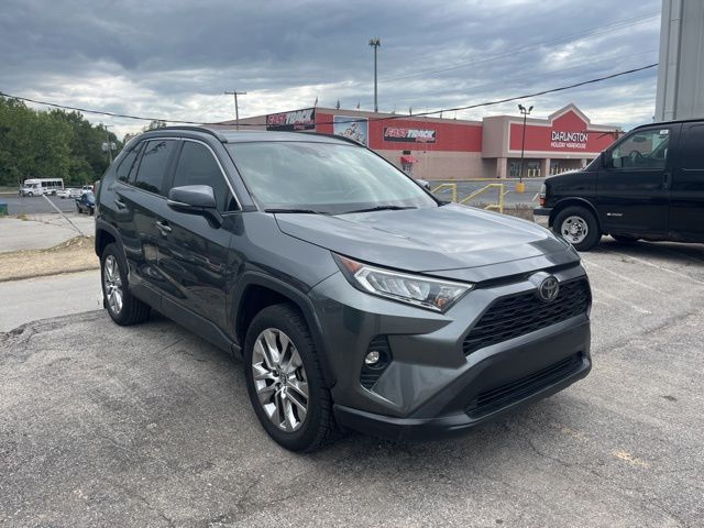 2020 Toyota RAV4 XLE Premium photo 3