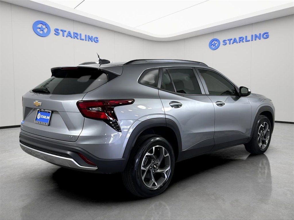 2024 Chevrolet Trax LT photo 8