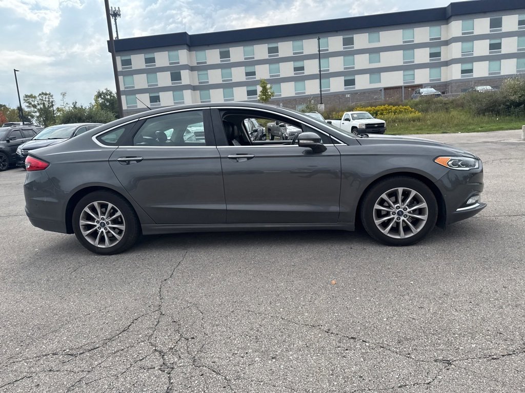2017 Ford Fusion SE photo 20