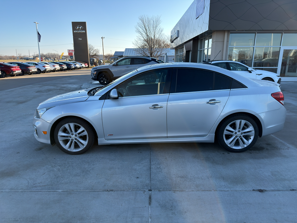 2015 Chevrolet Cruze LTZ photo 2