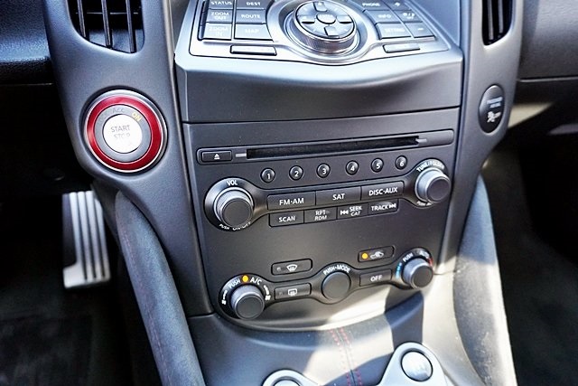 Used 2020 Black Nissan Nismo image 33