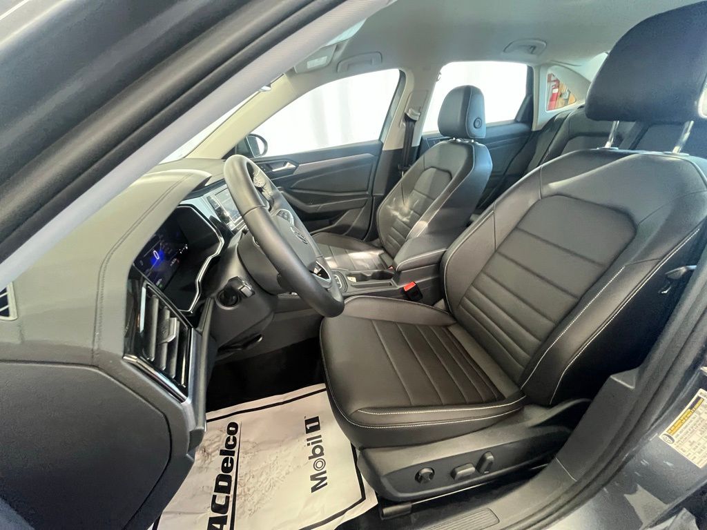 2024 Volkswagen Jetta 1.5T SE photo 9