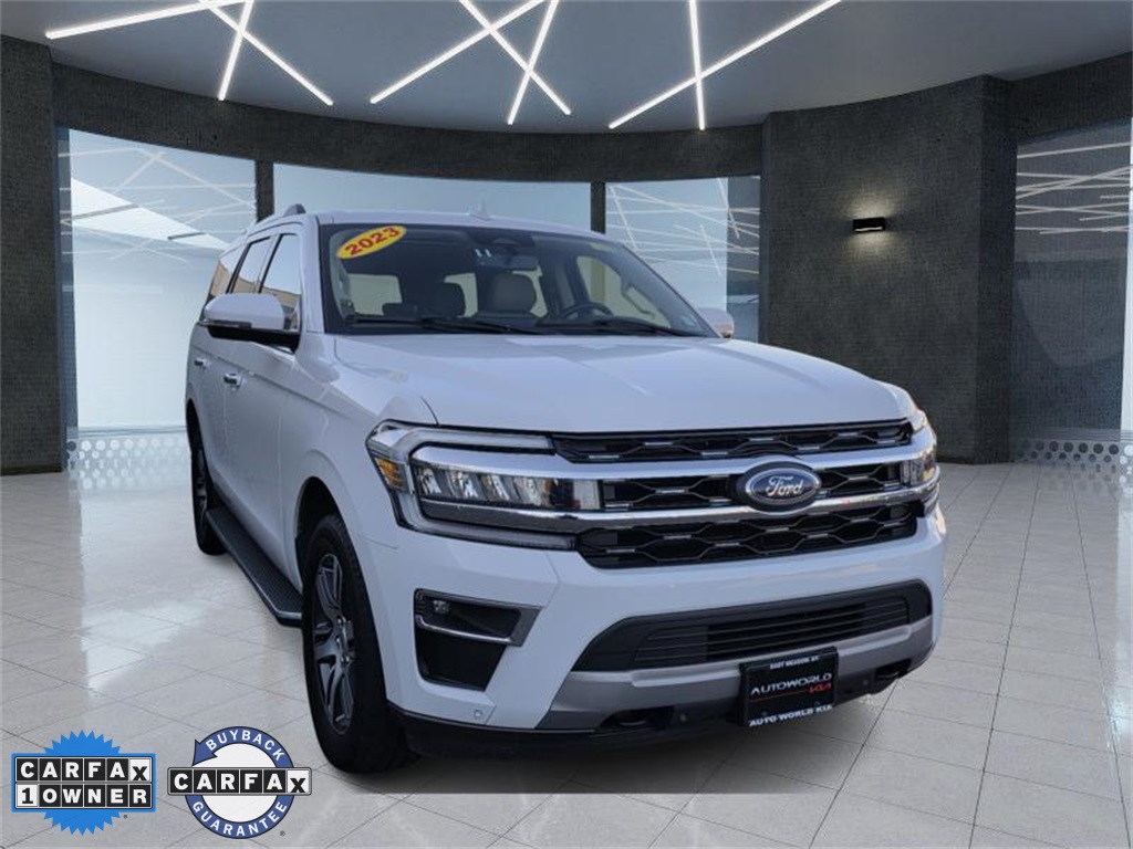 2023 Ford Expedition Limited's photo