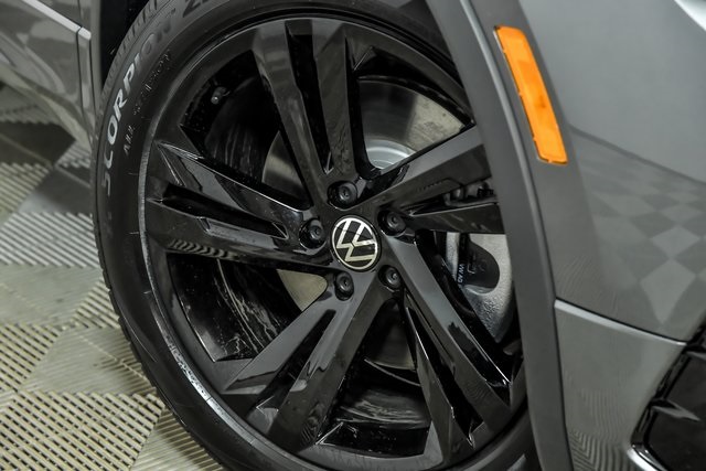 2024 Volkswagen Tiguan SE R-Line Black photo 2