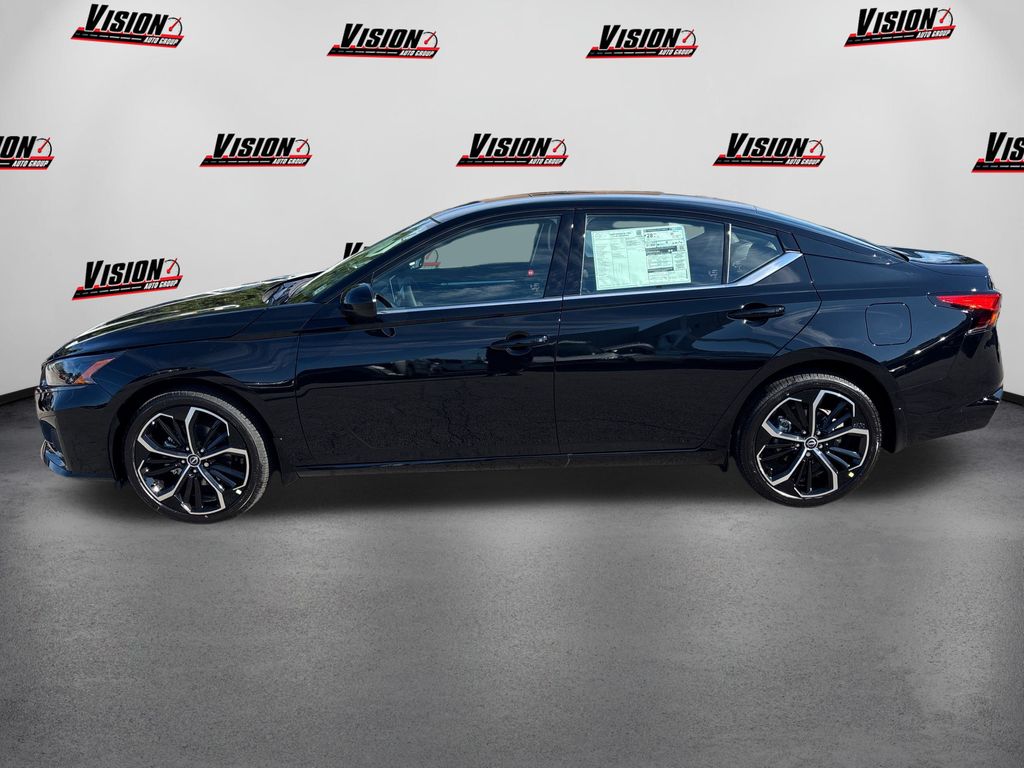 2025 Nissan Altima 2.5 SR photo 4