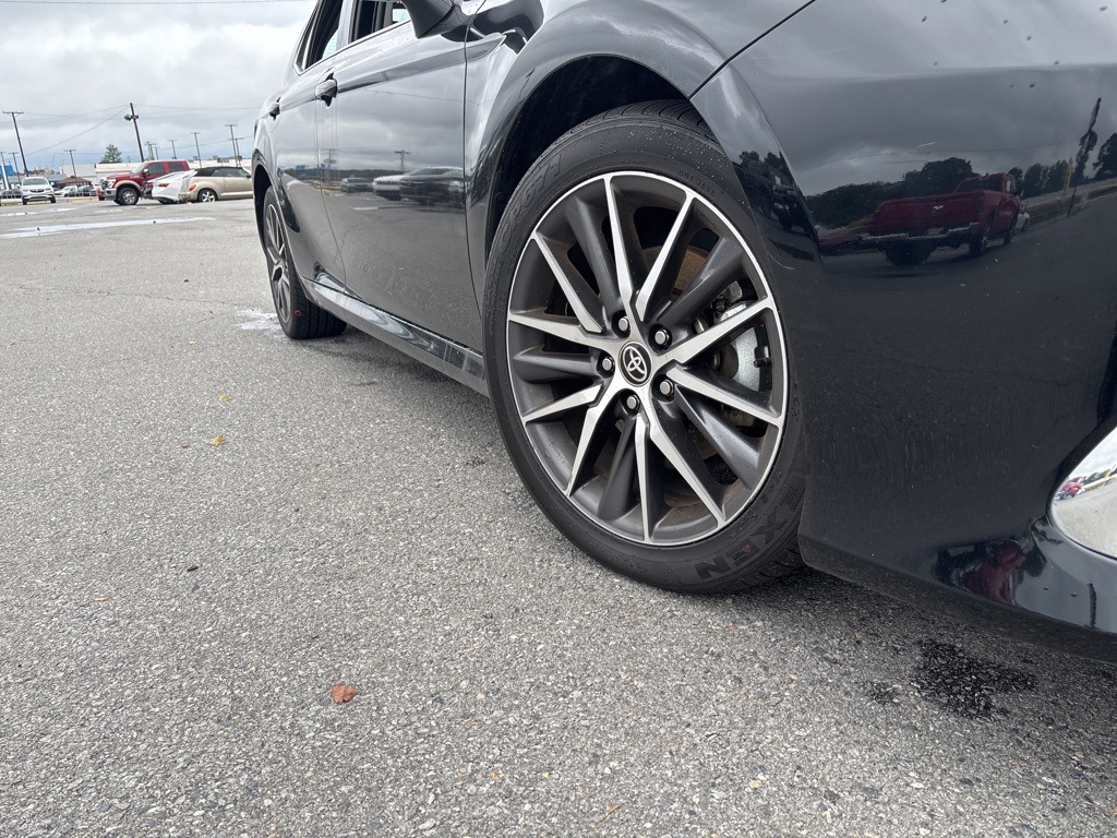 2023 Toyota Camry Hybrid XLE photo 6