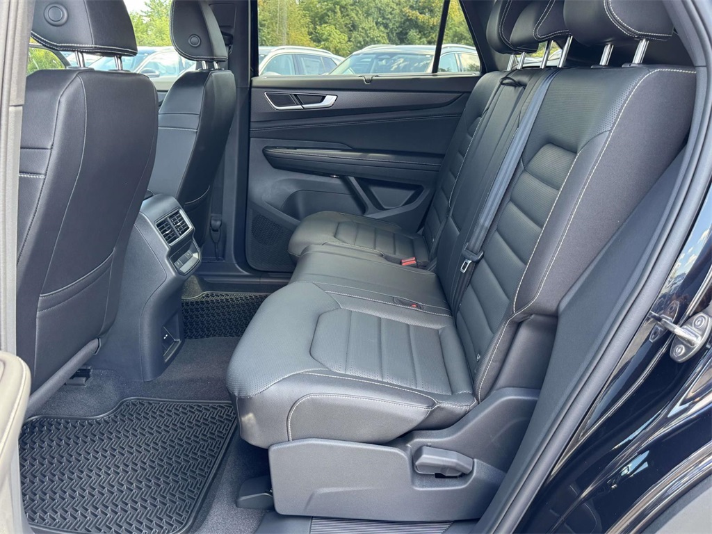 2026 Volkswagen Atlas Cross Sport SEL R-Line photo 15