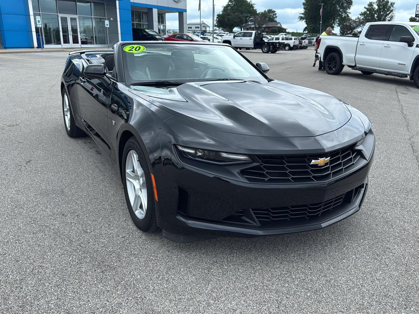 2020 Chevrolet Camaro 1LT photo 2