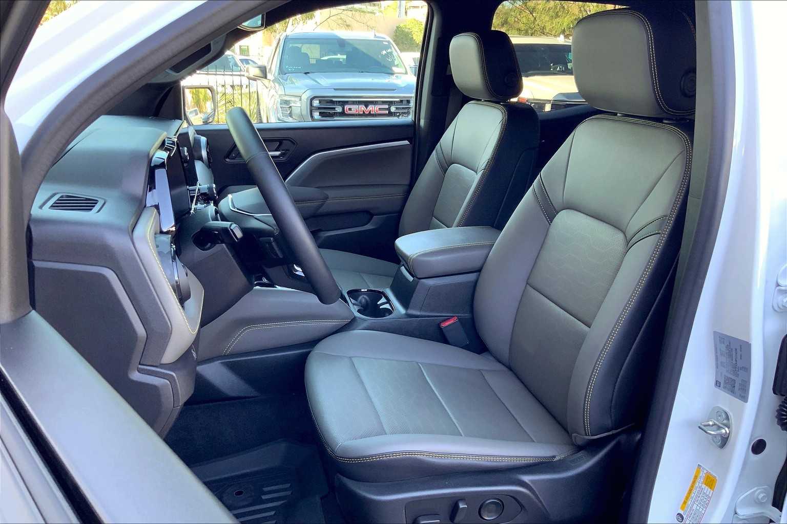 2023 Chevrolet Colorado ZR2 photo 7
