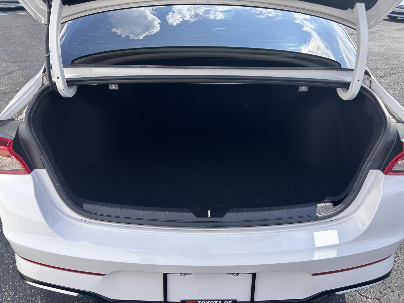 2023 Kia K5 GT-Line photo 10