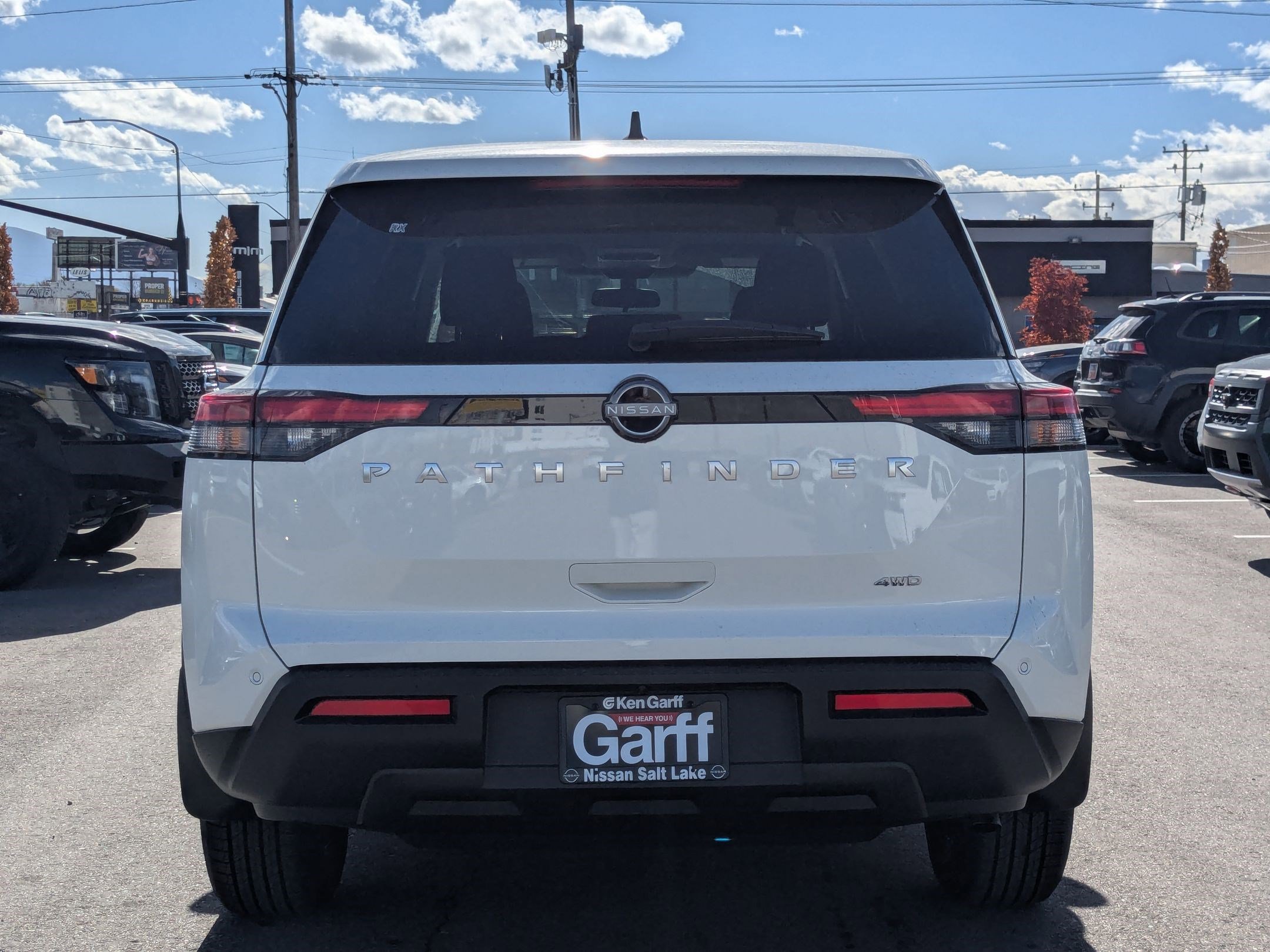 2025 Nissan Pathfinder S photo 3