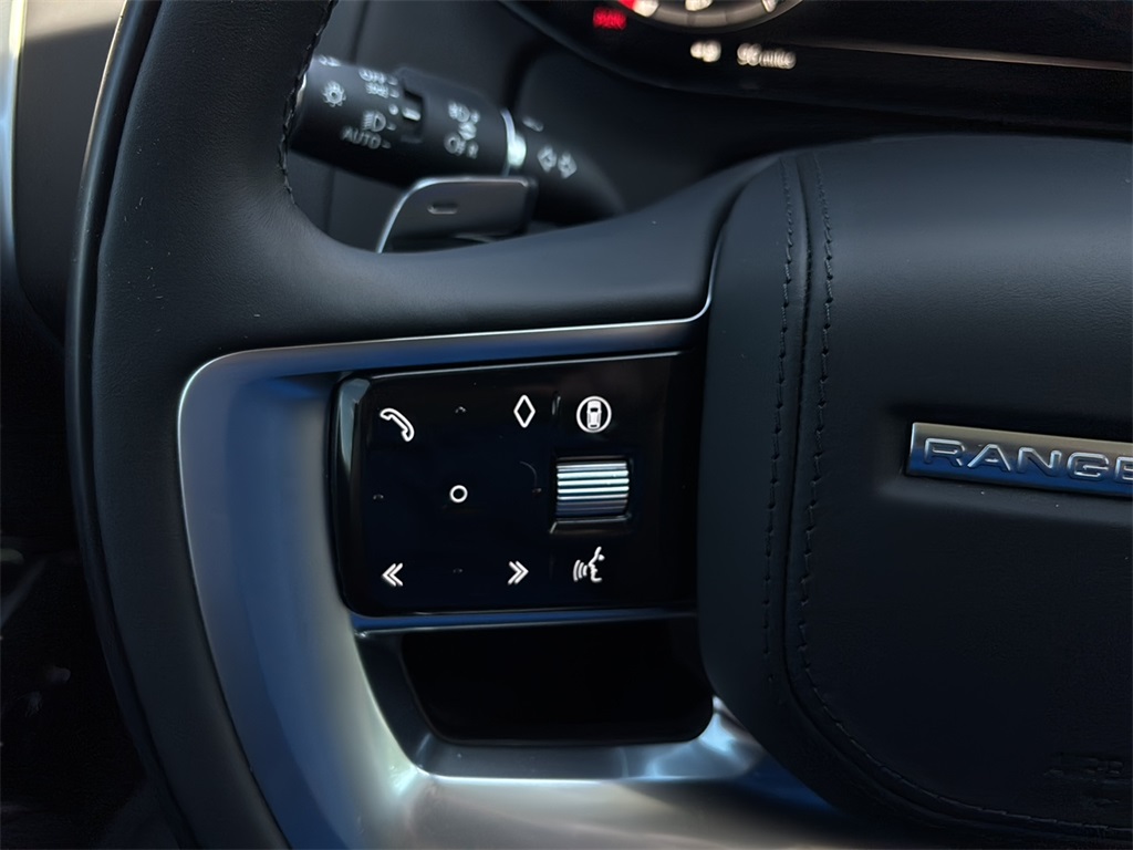 2025 Land Rover Range Rover SE photo 19