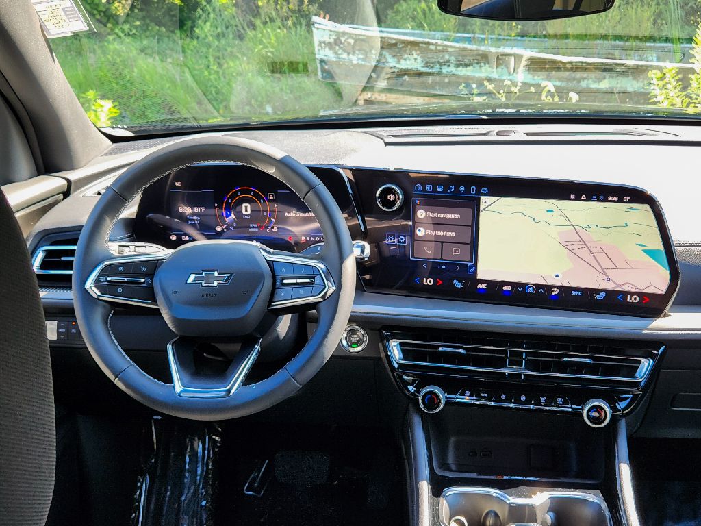 2025 Chevrolet Traverse photo 16