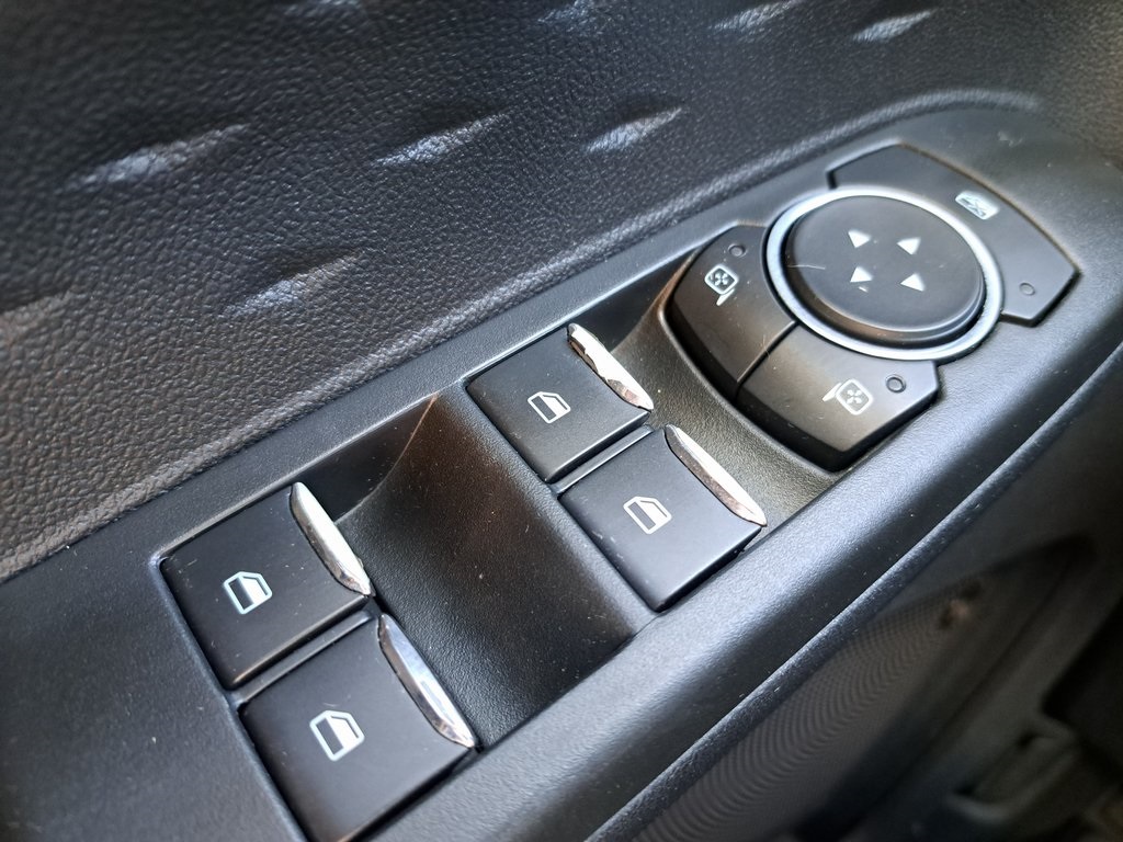 2020 Ford Escape Titanium Hybrid photo 20
