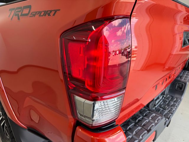 2017 Toyota Tacoma SR5 TRD Sport photo 33