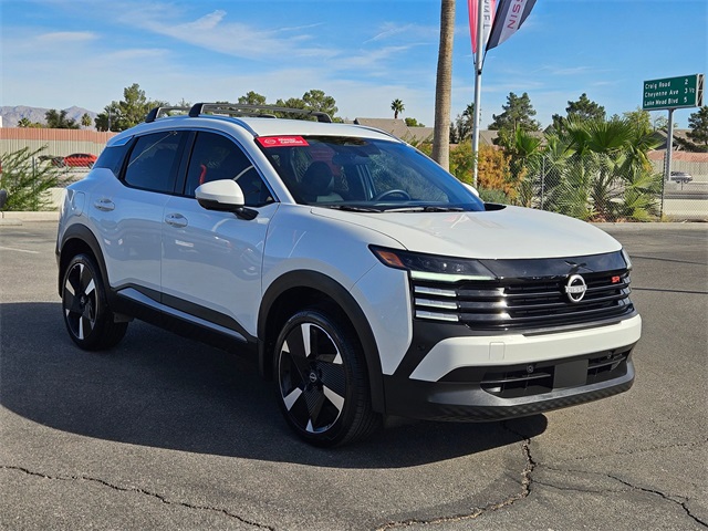 2025 Nissan Kicks SR photo 2