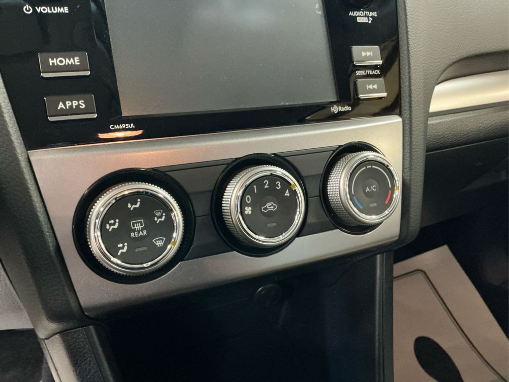 2017 Subaru Crosstrek 2.0i Premium photo 17