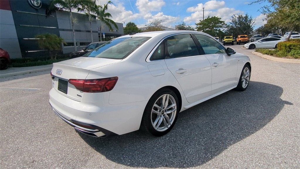 2024 Audi A4 S line Premium Plus 45 TFSI Quattro photo 4