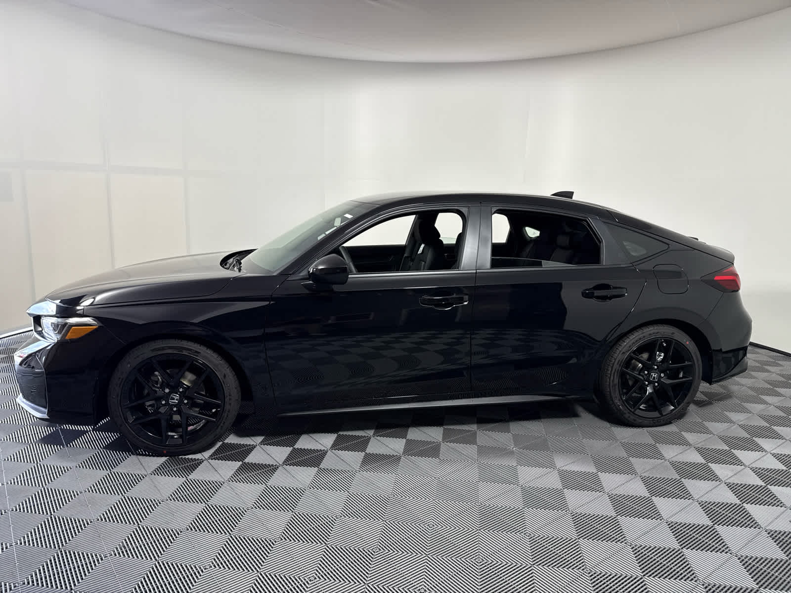 2025 Honda Civic Hatchback Sport photo 3
