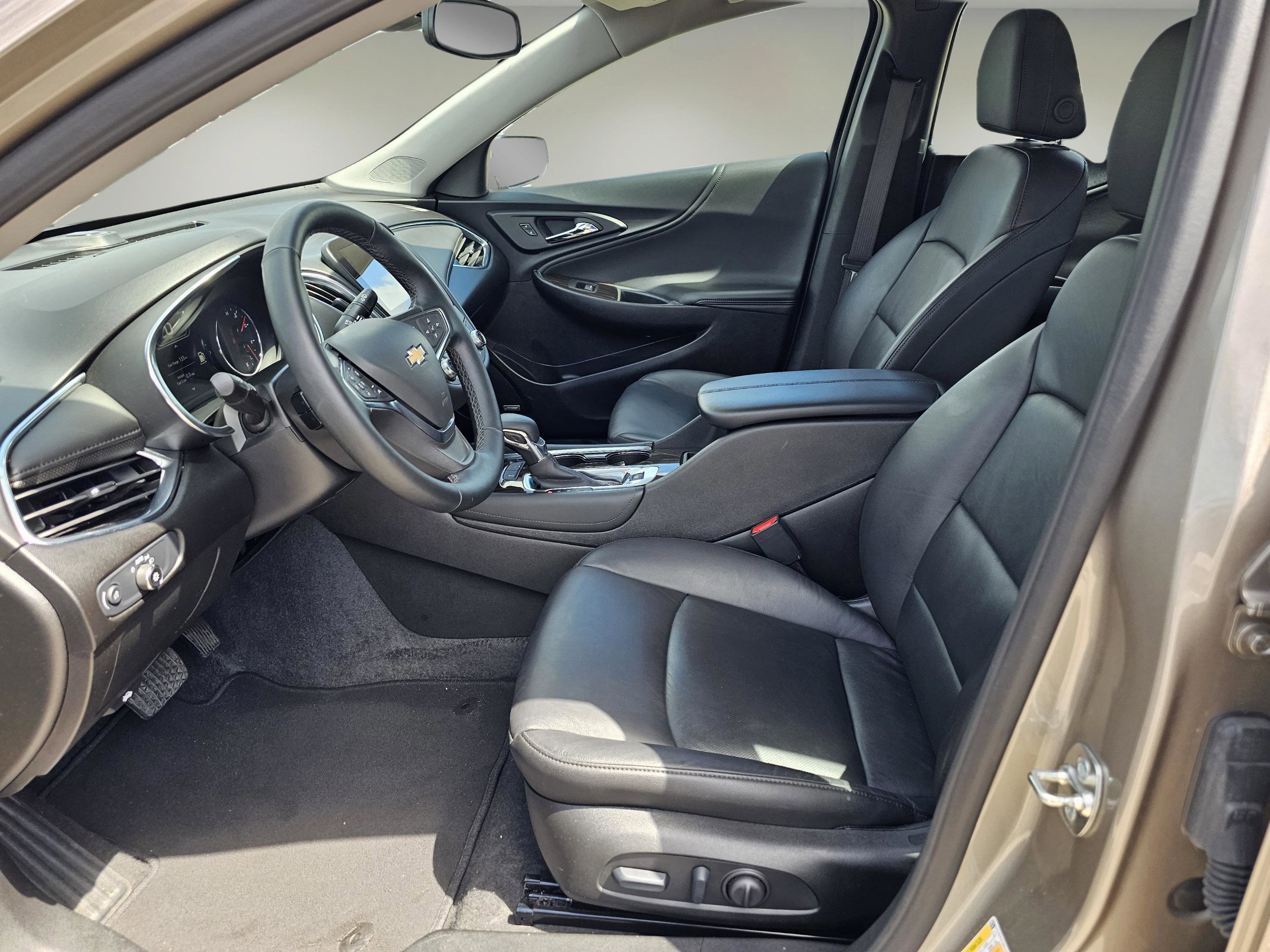 2024 Chevrolet Malibu Premier 2LT photo 12