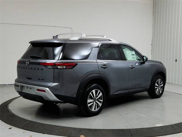 2025 Nissan Pathfinder SL photo 3