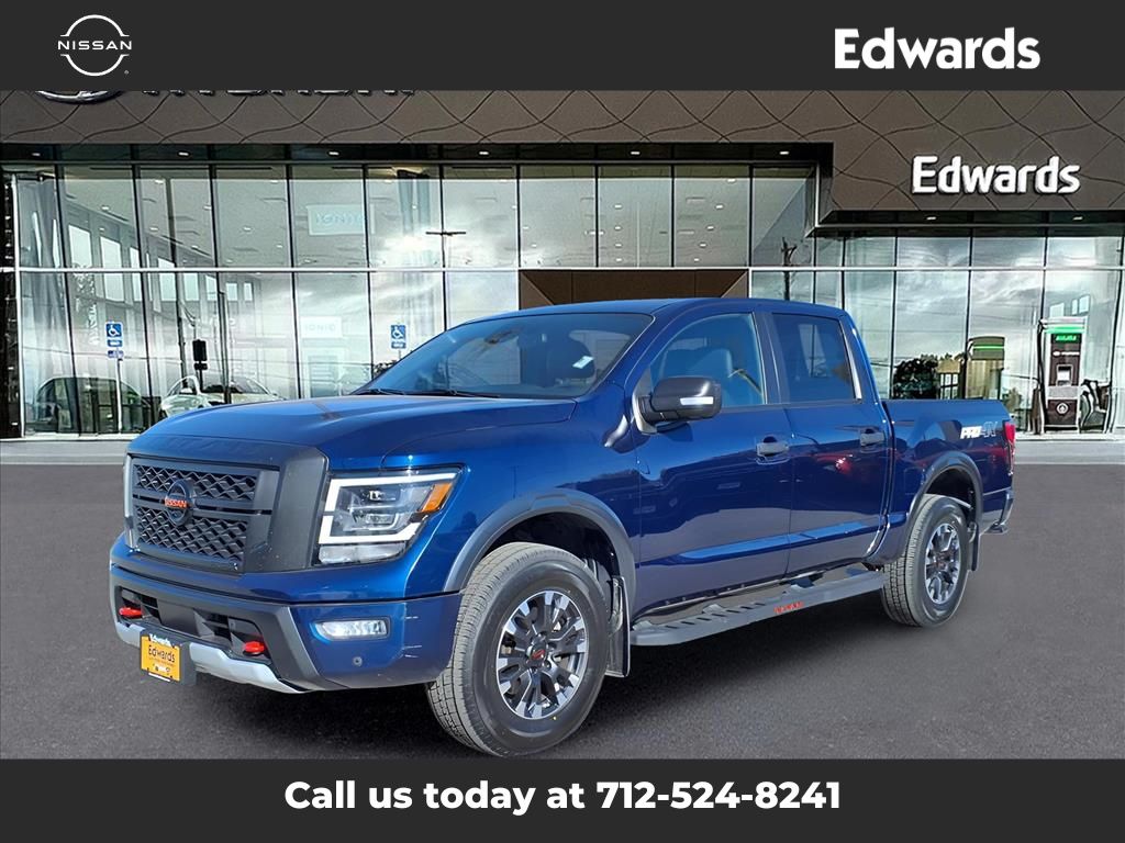 2022 Nissan Titan PRO-4X's photo
