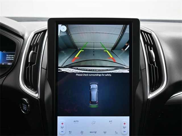 2024 Ford Edge Titanium photo 3