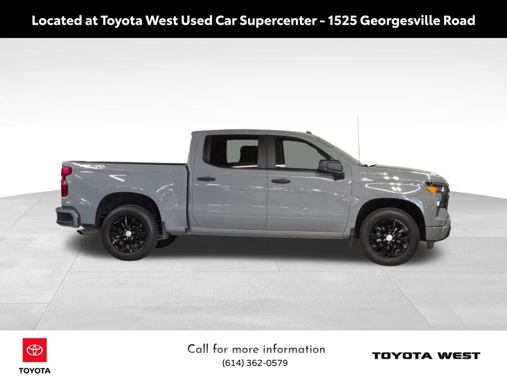 2025 Chevrolet Silverado 1500 Custom photo 4