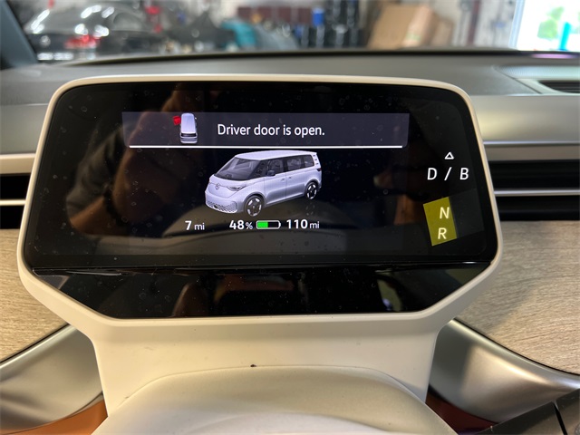 2025 Volkswagen ID. Buzz Pro Plus photo 14