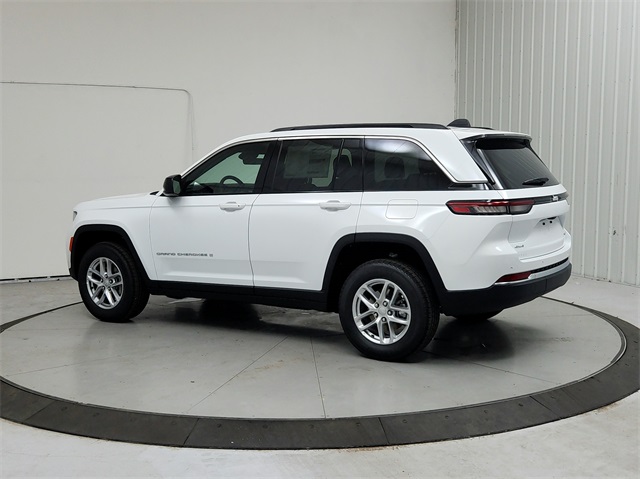 2025 Jeep Grand Cherokee Laredo X photo 3