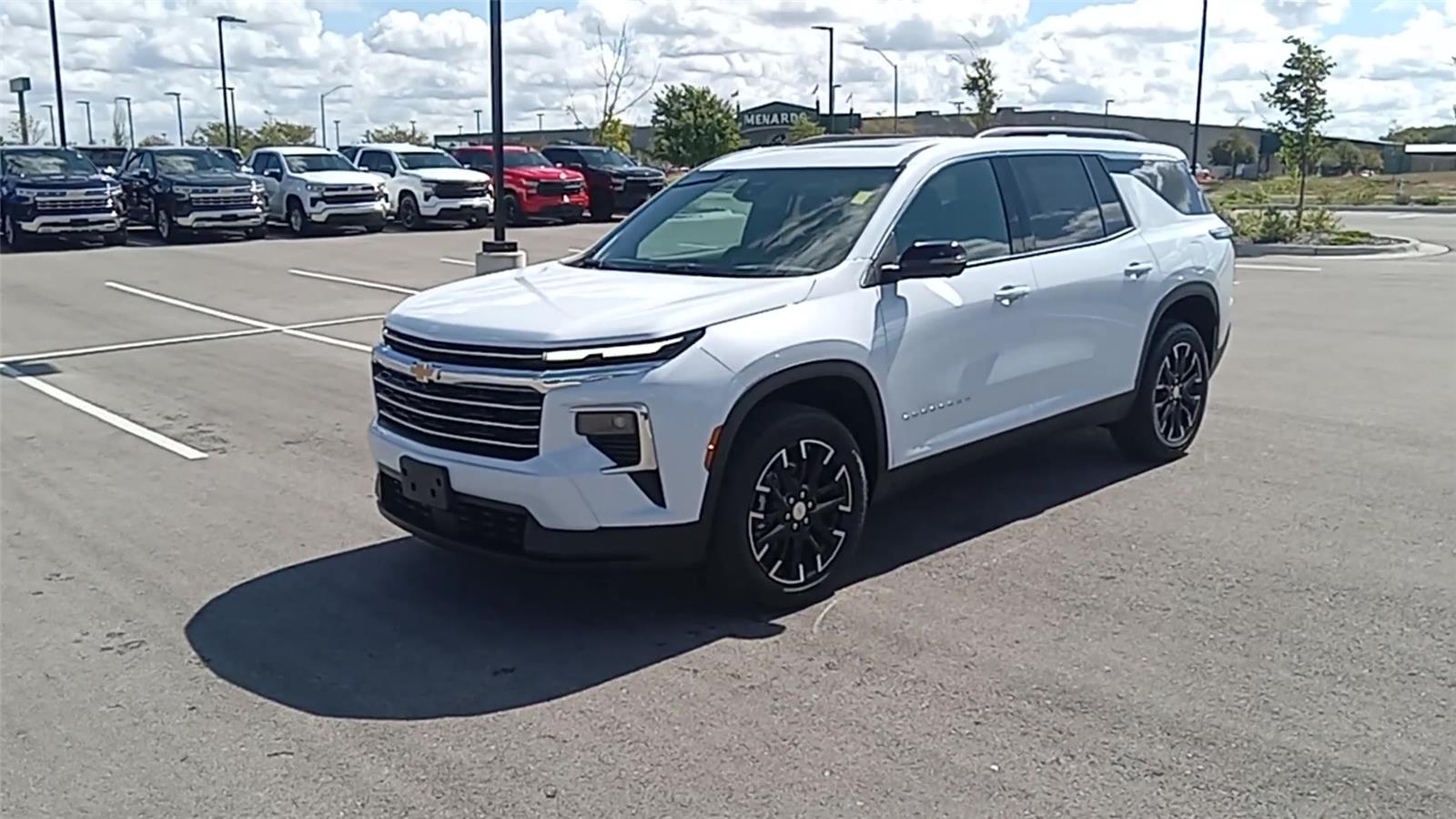 2026 Chevrolet Traverse photo 3